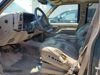 1998 Chevrolet Tahoe with VIN 1GNEC13R4WR131926, listed as a Copart auction lot 61548494 with 354,592 mi miles and Salvage Title. Bid and sale history available at carsss.com. Image 7.
