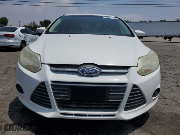 2014 Ford Focus SE with VIN 1FADP3F2XEL112632, listed as a Copart auction lot 55689465 with 135,170 mi miles and Salvage Title. Bid and sale history available at carsss.com. Image 5.