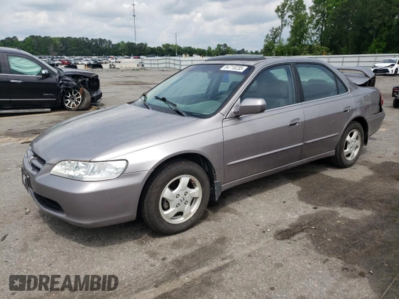 2000 Honda Accord EX z VIN 1HGCG5656YA060963, wystawiony jako Copart lot #54715235 z przebiegiem 266 918 mil mil oraz Szkoda całkowita • Salvage title. Historia ofert i sprzedaży dostępna na DreamBid. Obrazek 1.