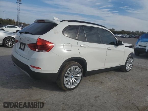 2015 BMW X1 sDrive28i with VIN WBAVM1C50FV498720, listed as a Copart auction lot 80381264 with 0 mi miles and Salvage Title. Bid and sale history available at carsss.com. Image 3.
