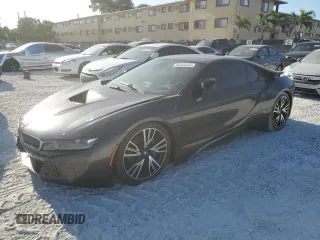 2016 BMW i8 z VIN WBY2Z2C57GV676118, wystawiony jako Copart lot #55245535 z przebiegiem 53 627 mil mil oraz Szkody całkowita. Historia ofert i sprzedaży dostępna na DreamBid. Obrazek 1.