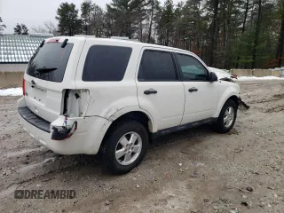 2012 Ford Escape XLS z VIN 1FMCU9C72CKB33801, wystawiony jako Copart lot #84003994 z przebiegiem 49 163 mil mil oraz Czysty tytuł • Clean title. Historia ofert i sprzedaży dostępna na DreamBid. Obrazek 3.