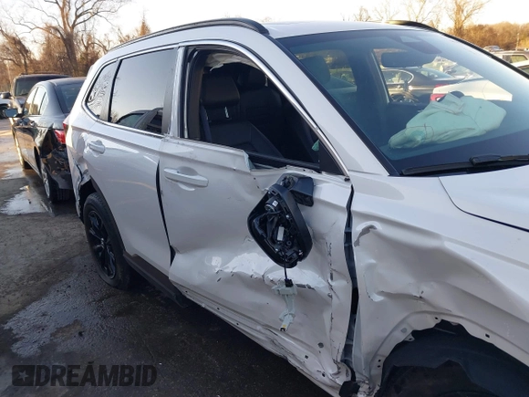 2025 Honda CR-V Sport-L with VIN 7FARS6H84SE053534, listed as a IAAI auction lot 41587207 with 2,427 mi miles and . Bid and sale history available at DreamBid. Image 19.