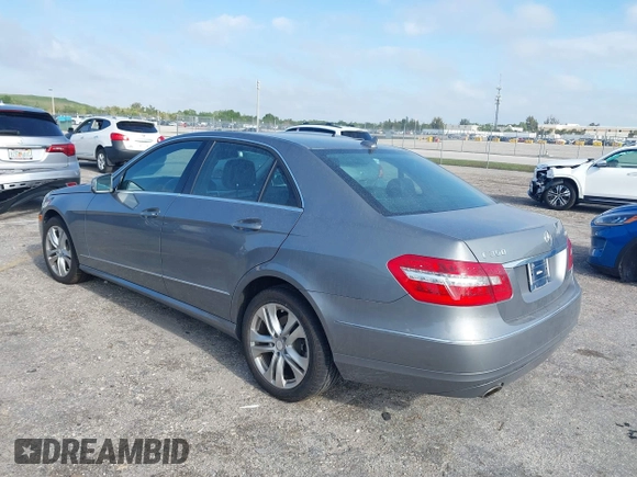 2011 Mercedes-Benz E-Class E 350 Luxury with VIN WDDHF8HB1BA485662, listed as a IAAI auction lot 41978098 with 28,765 mi miles. Bid and sale history available at carsss.com. Image 3.