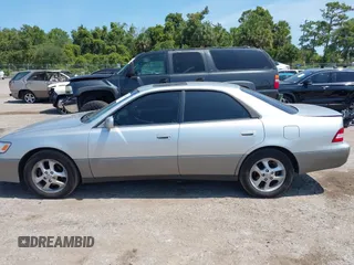 2001 Lexus ES 300 with VIN JT8BF28GX10307910, listed as a IAAI auction lot 42326385 with 157,130 mi miles and . Bid and sale history available at DreamBid. Image 14.