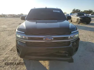 2024 Ford Expedition XLT with VIN 1FMJU1H84REA95604, listed as a Copart auction lot 86878914 with 4,977 mi miles and Salvage Title. Bid and sale history available at carsss.com. Image 5.