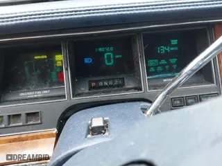 1994 Lincoln Town Car Executive with VIN 1LNLM81WXRY695472, listed as a IAAI auction lot 42017751 with 118,072 mi miles. Bid and sale history available at carsss.com. Image 7.