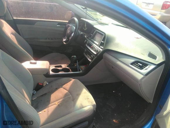2019 Hyundai Sonata Sport with VIN 5NPE34AF6KH760270, listed as a IAAI auction lot 40956070 with 92,664 mi miles. Bid and sale history available at carsss.com. Image 5.