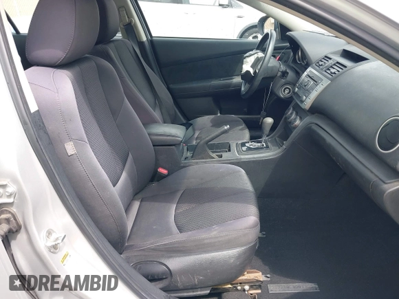 2010 Mazda 6 i Sport with VIN 1YVHZ8BH7A5M07466, listed as a IAAI auction lot 41933068 with 121,997 mi miles. Bid and sale history available at carsss.com. Image 5.