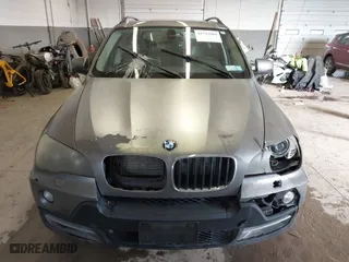 2009 BMW X5 30i with VIN 5UXFE43559L272922, listed as a IAAI auction lot 41723504 with 210,793 mi miles. Bid and sale history available at carsss.com. Image 12.