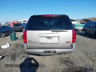 2007 GMC Yukon XL SLT with VIN 1GKFK16347J207298, listed as a IAAI auction lot 41665986 with 223,161 mi miles and . Bid and sale history available at carsss.com. Image 17.