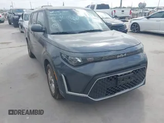 2024 Kia Soul LX with VIN KNDJ23AU6R7916641, listed as a IAAI auction lot 42050557 with 38,502 mi miles. Bid and sale history available at carsss.com. Image 1.