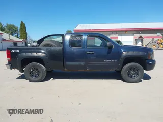 2007 Chevrolet Silverado 1500 1LT with VIN 1GCEK19C87Z550457, listed as a IAAI auction lot 42167510 with 191,185 mi miles and . Bid and sale history available at DreamBid. Image 13.