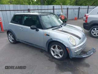 2004 MINI Hardtop z VIN WMWRC33444TJ58048, wystawiony jako IAAI lot #42292924 z przebiegiem Nie podano mil oraz . Historia ofert i sprzedaży dostępna na DreamBid. Obrazek 1.