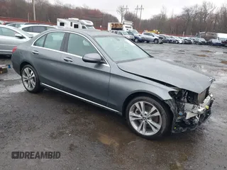 2019 Mercedes-Benz C 300 z VIN 55SWF8EBXKU291272, wystawiony jako IAAI lot #41976071 z przebiegiem 59 100 mil mil oraz . Historia ofert i sprzedaży dostępna na DreamBid. Obrazek 1.