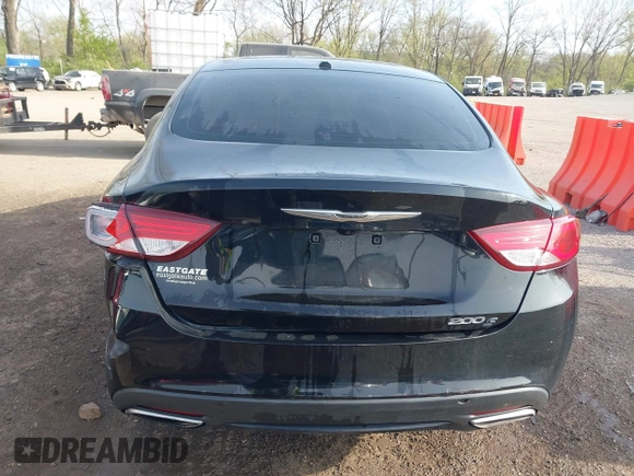 2016 Chrysler 200 S z VIN 1C3CCCBB7GN125955, wystawiony jako IAAI lot #42028420 z przebiegiem 106 301 mil mil oraz . Historia ofert i sprzedaży dostępna na DreamBid. Obrazek 16.