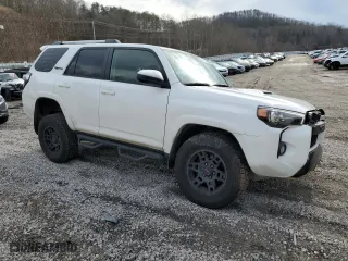 2017 Toyota 4Runner SR5 with VIN JTEBU5JR2H5475036, listed as a Copart auction lot 40812653 with 105,379 mi miles. Bid and sale history available at carsss.com. Image 4.