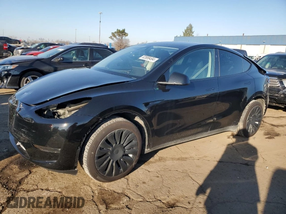 2024 Tesla Model Y Long Range with VIN 7SAYGDEE5RA270382, listed as a Copart auction lot 82899494 with 6,401 mi miles and Clean title. Bid and sale history available at DreamBid. Image 1.