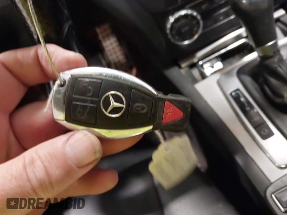 2013 Mercedes-Benz C 300 Sport с VIN WDDGF8AB3DR297543, выставлен на аукционе IAAI как лот 42323929 с пробегом 132 059 миль миль и . История ставок и продаж доступна на DreamBid. Изображение 11.