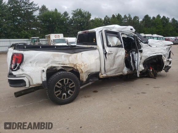 2022 GMC Sierra 3500HD AT4 z VIN 1GT49VEY3NF230736, wystawiony jako Copart lot #65454534 z przebiegiem Nie podano mil oraz Nie do naprawy • Non repairable. Historia ofert i sprzedaży dostępna na DreamBid. Obrazek 3.