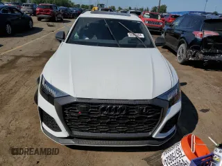 2024 Audi RS Q8 z VIN WU1ARBF10RD011806, wystawiony jako Copart lot #66517494 z przebiegiem 2049 mil mil oraz Szkody całkowita. Historia ofert i sprzedaży dostępna na DreamBid. Obrazek 5.
