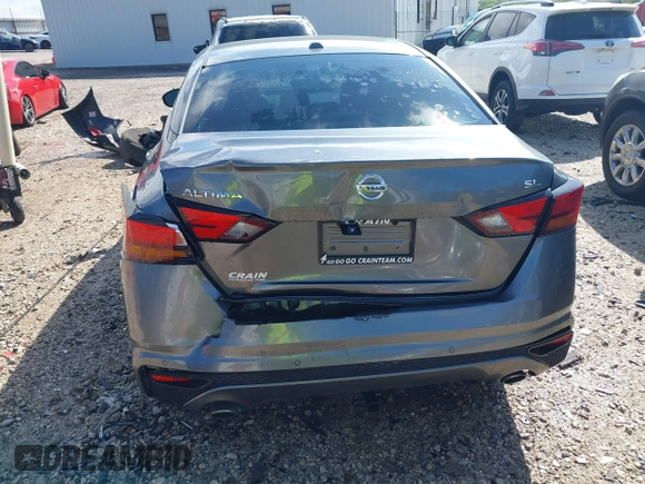 2019 Nissan Altima SL with VIN 1N4BL4EV7KC200795, listed as a IAAI auction lot 42064325 with 233,884 mi miles and . Bid and sale history available at DreamBid. Image 6.