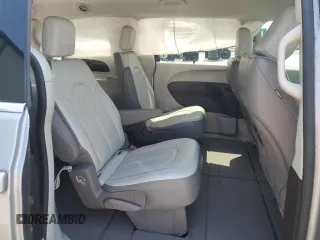 2017 Chrysler Pacifica Touring L z VIN 2C4RC1BG9HR832193, wystawiony jako Copart lot #55898585 z przebiegiem 30 958 mil mil oraz Szkoda całkowita • Salvage title. Historia ofert i sprzedaży dostępna na DreamBid. Obrazek 11.
