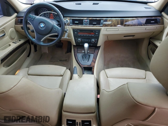 2007 BMW 3 Series 328i z VIN WBAVA33547KX76185, wystawiony jako Copart lot #57923175 z przebiegiem 177 710 mil mil oraz Czysty tytuł • Clean title. Historia ofert i sprzedaży dostępna na DreamBid. Obrazek 8.