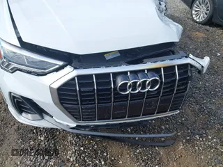 2024 Audi Q3 S line Premium z VIN WA1DECF3XR1108195, wystawiony jako IAAI lot #41833728 z przebiegiem Nie podano mil oraz . Historia ofert i sprzedaży dostępna na DreamBid. Obrazek 18.