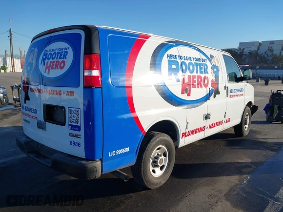 2023 GMC Savana Cargo z VIN 1GTW7AFP4P1168986, wystawiony jako IAAI lot #41320084 z przebiegiem 15 030 mil mil oraz . Historia ofert i sprzedaży dostępna na DreamBid. Obrazek 4.