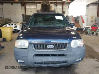 2002 Ford Escape XLT with VIN 1FMCU031X2KA37050, listed as a IAAI auction lot 42024674 with 199,249 mi miles. Bid and sale history available at carsss.com. Image 12.