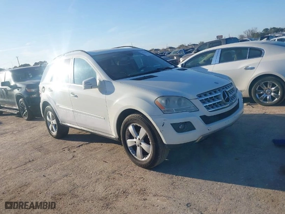 2011 Mercedes-Benz M-Class ML 350 with VIN 4JGBB5GB2BA639934, listed as a IAAI auction lot 41634519 with 1 mi miles. Bid and sale history available at carsss.com. Image 1.