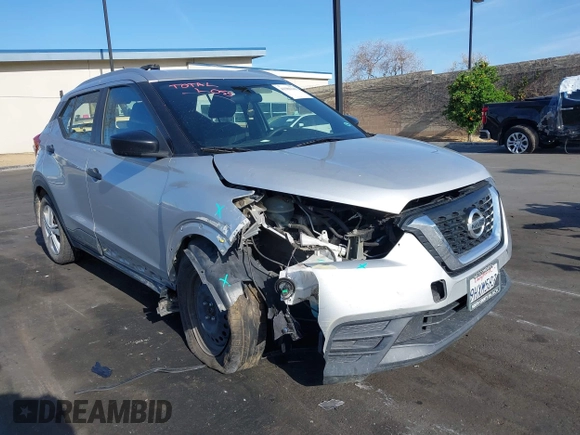 2019 Nissan Kicks SV with VIN 3N1CP5CU4KL516620, listed as a IAAI auction lot 41986143 with 67,702 mi miles. Bid and sale history available at carsss.com. Image 1.