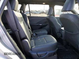 2024 Lexus TX 350 z VIN 5TDAAAB66RS012110, wystawiony jako Copart lot #43946225 z przebiegiem 10 212 mil mil oraz Szkoda całkowita • Salvage title. Historia ofert i sprzedaży dostępna na DreamBid. Obrazek 10.