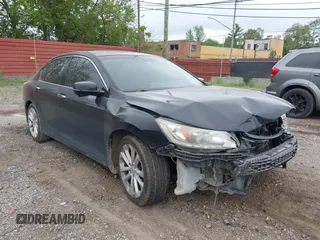 2013 Honda Accord Touring z VIN 1HGCR3F97DA802427, wystawiony jako IAAI lot #42367931 z przebiegiem 153 637 mil mil oraz . Historia ofert i sprzedaży dostępna na DreamBid. Obrazek 1.