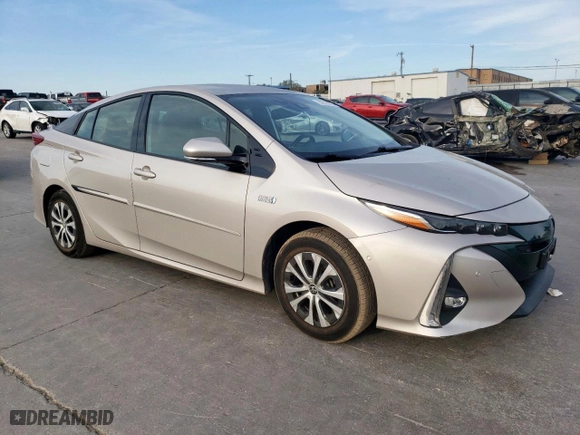 2020 Toyota Prius Prime LE with VIN JTDKARFP7L3125014, listed as a Copart auction lot 50513075 with 32,111 mi miles and Salvage Title. Bid and sale history available at carsss.com. Image 4.