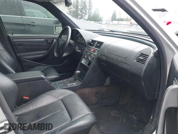 2000 Mercedes-Benz C 230 Kompressor with VIN WDBHA24G3YA833329, listed as a IAAI auction lot 41921683 with 109,436 mi miles and . Bid and sale history available at carsss.com. Image 5.