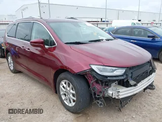 2021 Chrysler Pacifica Touring L z VIN 2C4RC1BG3MR575154, wystawiony jako IAAI lot #42151595 z przebiegiem 99 720 mil mil oraz . Historia ofert i sprzedaży dostępna na DreamBid. Obrazek 1.