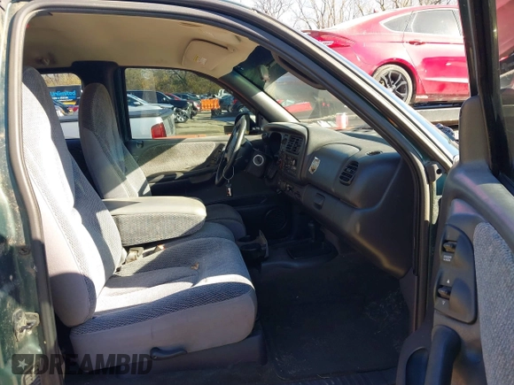 1998 Dodge Dakota SLT with VIN 1B7GG22X3WS573262, listed as a IAAI auction lot 40905093 with 148,684 mi miles and . Bid and sale history available at DreamBid. Image 5.