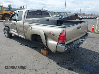 2006 Toyota Tacoma PreRunner with VIN 5TETU62N36Z164347, listed as a IAAI auction lot 41862319 with 395,554 mi miles. Bid and sale history available at carsss.com. Image 3.