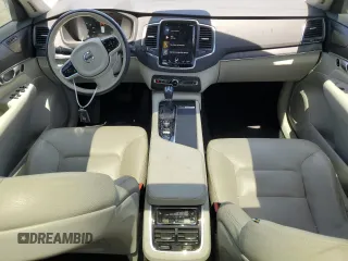 2020 Volvo XC90 Momentum with VIN YV4A22PK4L1550296, listed as a Copart auction lot 59565505 with 100,200 mi miles and Salvage title. Bid and sale history available at DreamBid. Image 8.