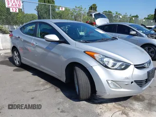 2012 Hyundai Elantra Limited с VIN KMHDH4AE0CU285772, выставлен на аукционе IAAI как лот 42303878 с пробегом Не указан миль и . История ставок и продаж доступна на DreamBid. Изображение 1.