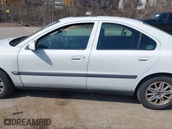 2004 Volvo S60 with VIN YV1RS61T642380706, listed as a IAAI auction lot 41945632 with Not provided miles and . Bid and sale history available at DreamBid. Image 13.