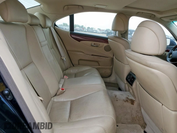 2008 Lexus LS 460 z VIN JTHBL46F385082774, wystawiony jako Copart lot #57446015 z przebiegiem 195 602 mil mil oraz Szkoda całkowita • Salvage title. Historia ofert i sprzedaży dostępna na DreamBid. Obrazek 10.