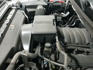 2025 Chevrolet Silverado 2500HD z VIN 1GC2KLE75SF157985, wystawiony jako IAAI lot #42270058 z przebiegiem 378 mil mil oraz . Historia ofert i sprzedaży dostępna na DreamBid. Obrazek 23.