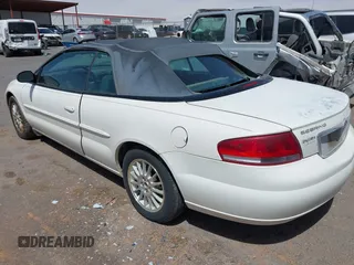2005 Chrysler Sebring Touring z VIN 1C3EL55R25N574910, wystawiony jako IAAI lot #41925734 z przebiegiem 133 354 mil mil oraz . Historia ofert i sprzedaży dostępna na DreamBid. Obrazek 3.
