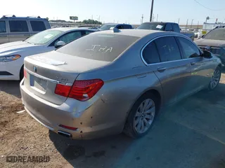 2009 BMW 7 Series 750i with VIN WBAKA83599CY35258, listed as a IAAI auction lot 42003363 with 1 mi miles. Bid and sale history available at carsss.com. Image 4.