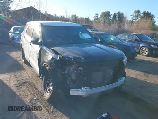 2022 Ford Police Interceptor Utility z VIN 1FM5K8AW6NNA11771, wystawiony jako IAAI lot #41888447 z przebiegiem 59 437 mil mil oraz . Historia ofert i sprzedaży dostępna na DreamBid. Obrazek 12.