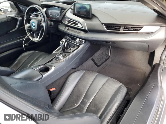 2016 BMW i8 z VIN WBY2Z2C52GV675006, wystawiony jako Copart lot #84521024 z przebiegiem 65 822 mil mil oraz Szkoda całkowita • Salvage title. Historia ofert i sprzedaży dostępna na DreamBid. Obrazek 8.
