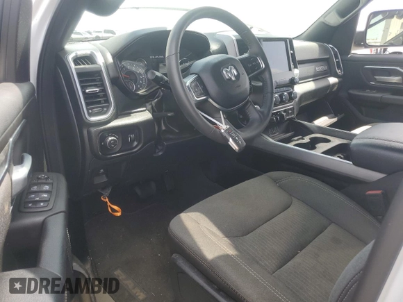 2024 Ram 1500 Big Horn z VIN 1C6SRFFTXRN163880, wystawiony jako Copart lot #54157665 z przebiegiem Nie podano mil oraz Szkoda całkowita • Salvage title. Historia ofert i sprzedaży dostępna na DreamBid. Obrazek 8.